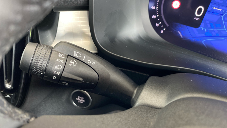 Volvo XC40 2.0 B4P Plus Dark 5dr Auto Petrol Estate